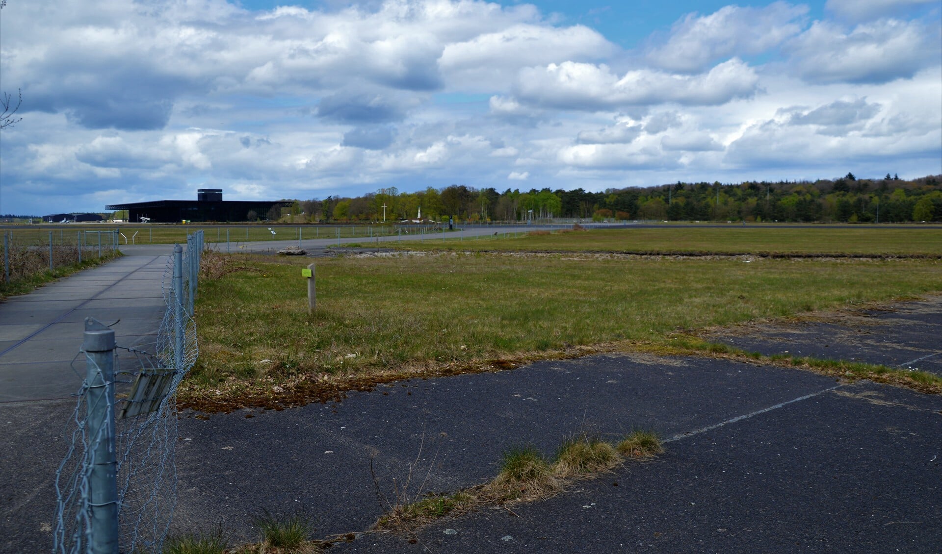 De plek die is aangewezen als pleisterplaats met horecagelegenheid op de vliegbasis Soesterberg bij de Batenburgweg.