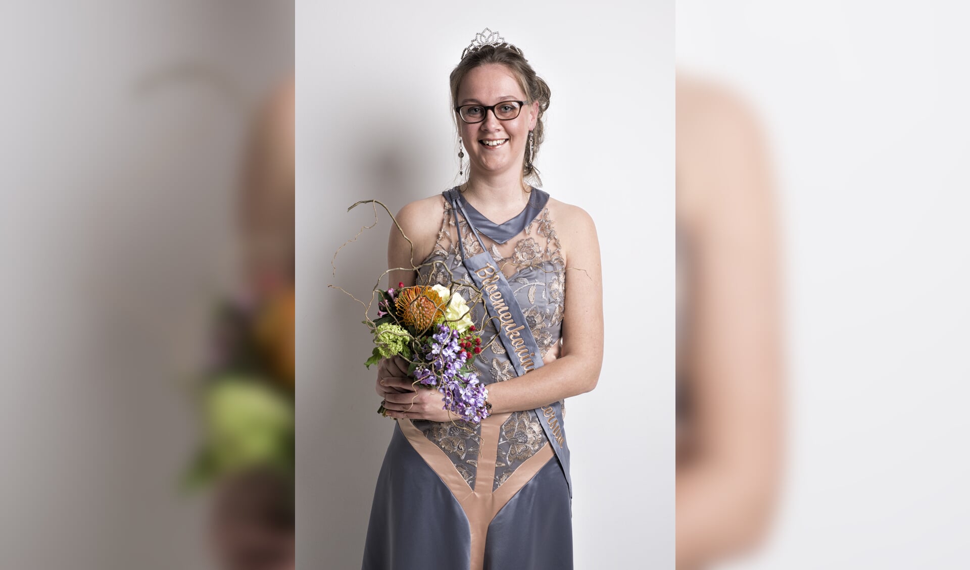 Bloemenkoningin 2018 Gerina van der Sijs in haar jurk gemaakt door Modevakschool Wouda.