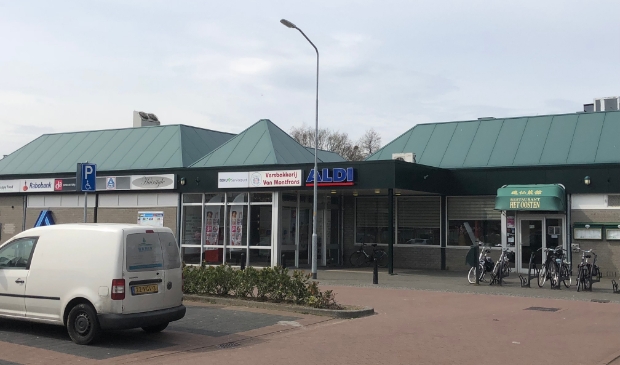 <p>Het winkelcentrum in Paasbos</p>