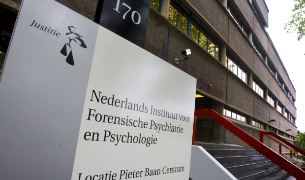 <p>Tijdens een voorbereidende zitting in oktober werd nog verwacht dat de verdachte in januari in het PBC terecht zou kunnen. Donderdag bleek dat hij er al sinds 24 november zit.</p>