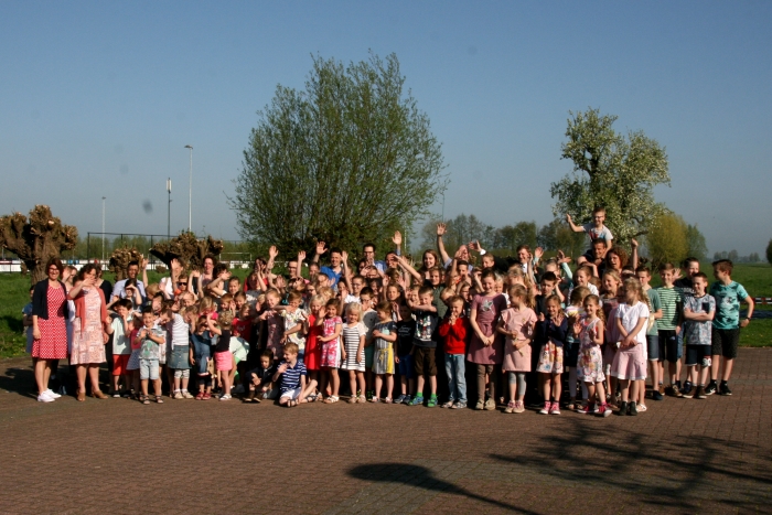 Meer dan honderd kinderen van de Bethelkerk bezochten het LCJ Kinderappel en gingen daarna naar Speelboerderij Hullie in Uden