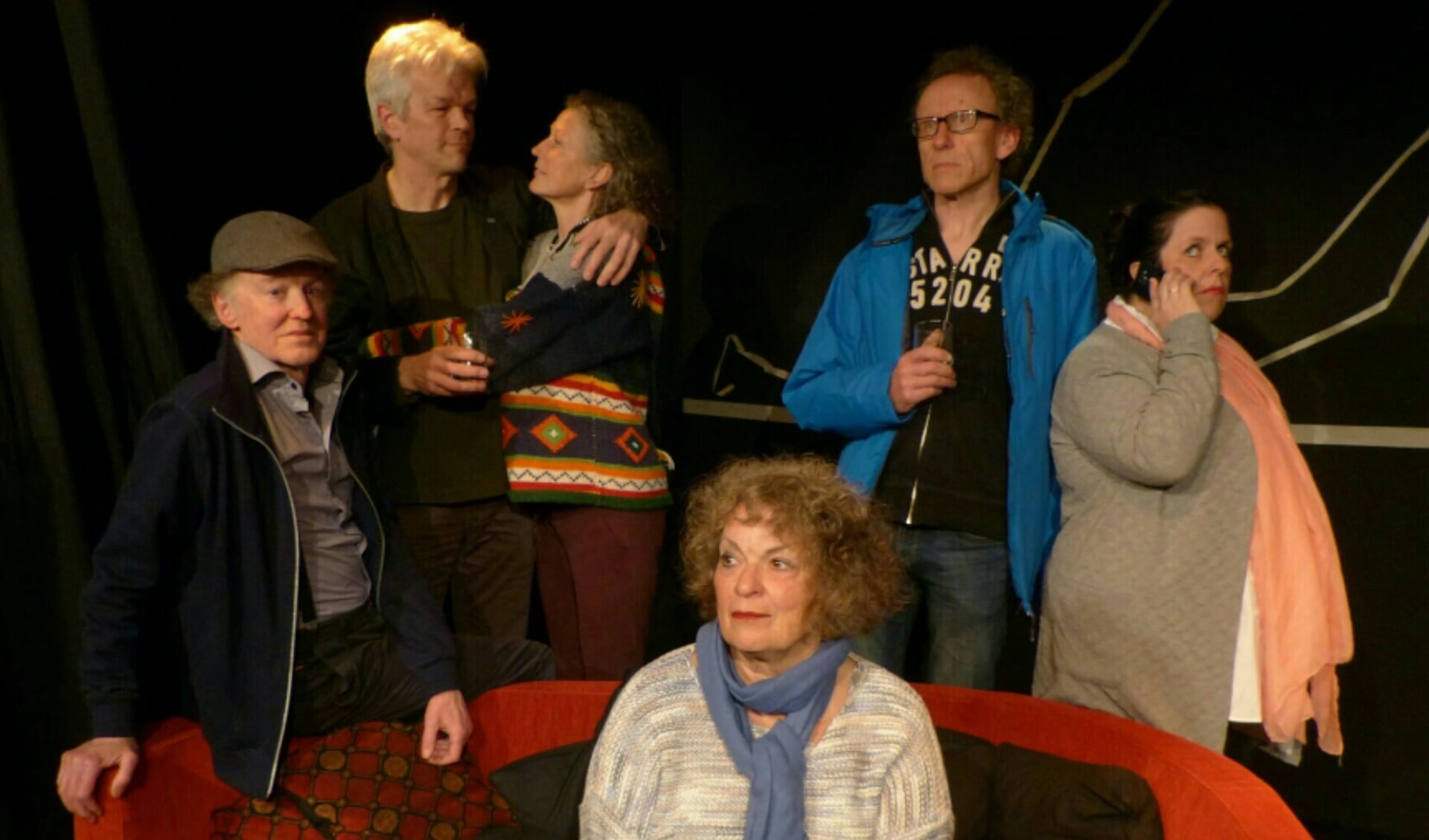 De cast van 'Familie', de nieuwe productie van Tejaterthuis.
