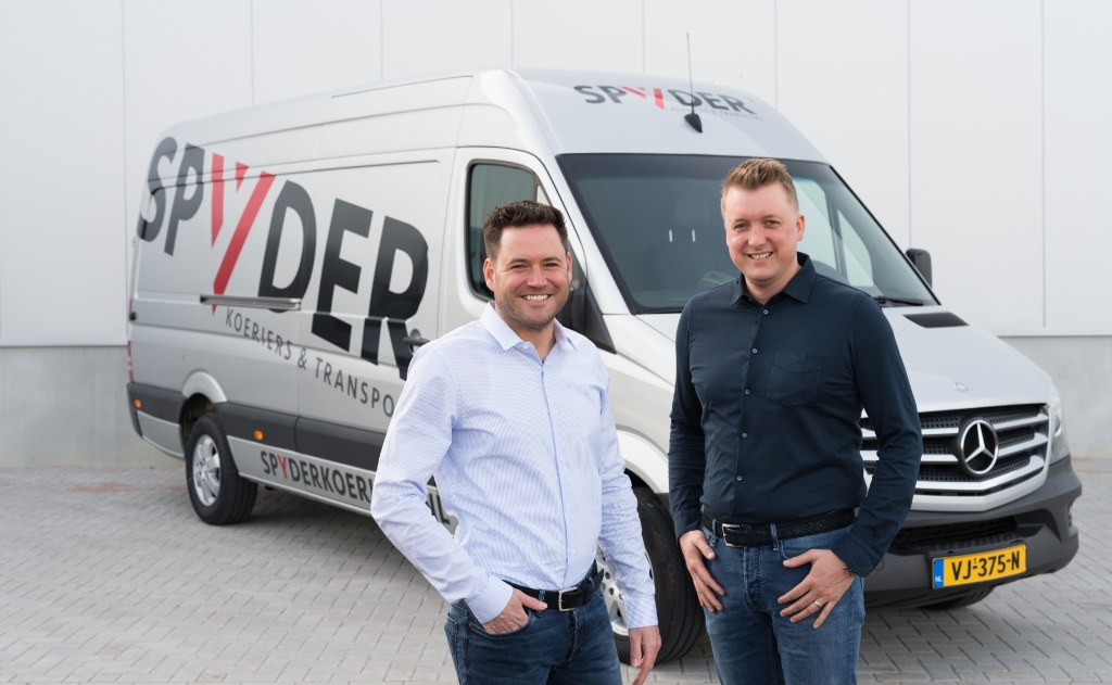 Eigenaren Michiel van Maanen (links) en Gijs Petersen van Spyder Koeriers.
