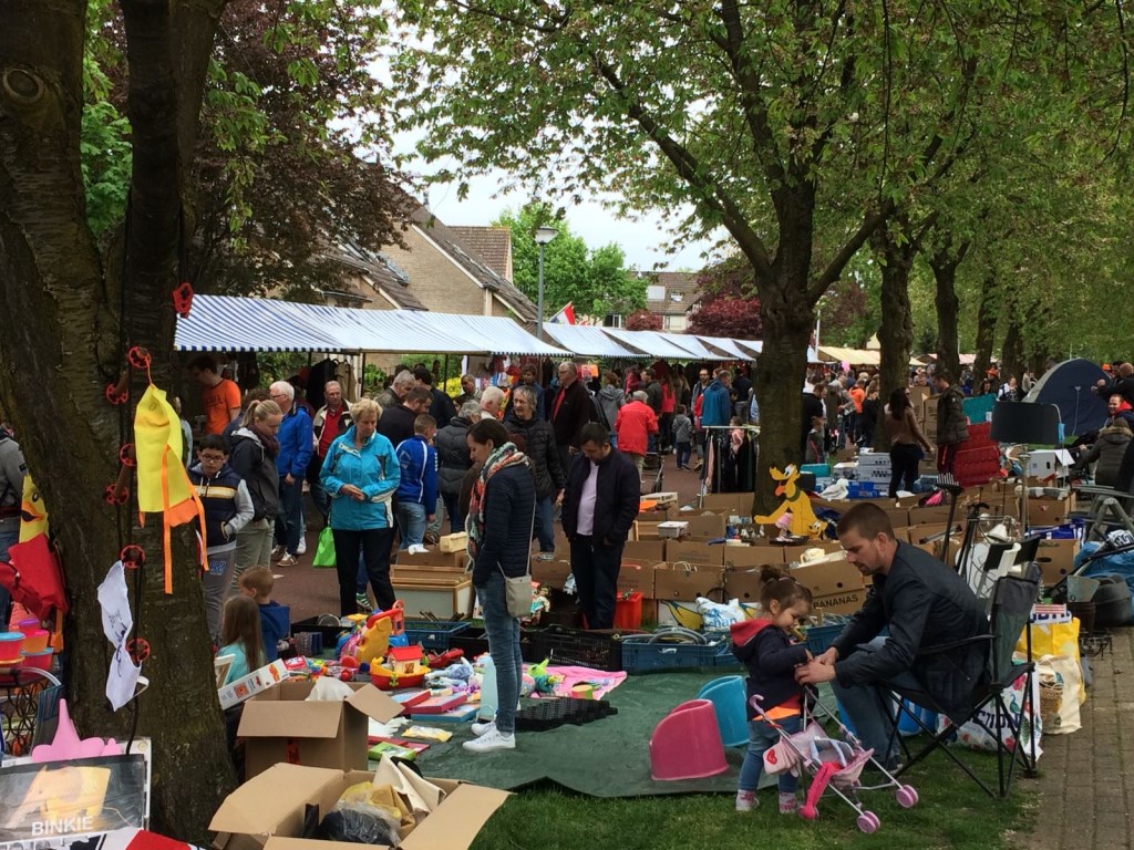 Vrijmarkt in de Maandereng.