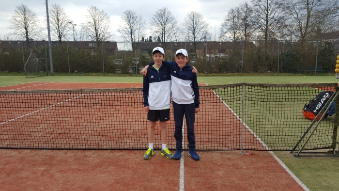 HE 6 1e Thijs Roper (r) en 2e Floris Bokx (l)