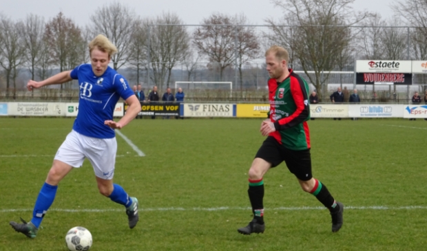 Mike Molenaar, rechts op archieffoto in het tenue van WAVV.