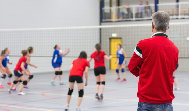 <p>Zin om mee te spelen? Meld je aan, bijvoorbeeld de Liefhebbers of bij VC Houten: <a href="https://www.vchouten.nl/nieuw/">https://www.vchouten.nl/nieuw/</a></p>
