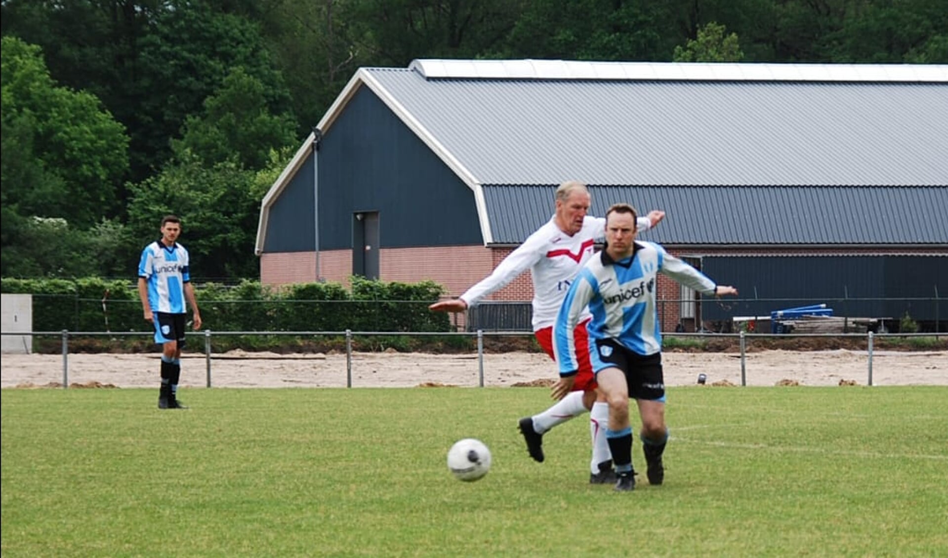 Cees in actie tijdens zijn jubileumwedstrijd