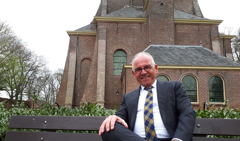 Ds. H. J. Donken is bijna zes jaar predikant geweest in Renswoude. Hij vertrekt naar het Twentse Wierden.