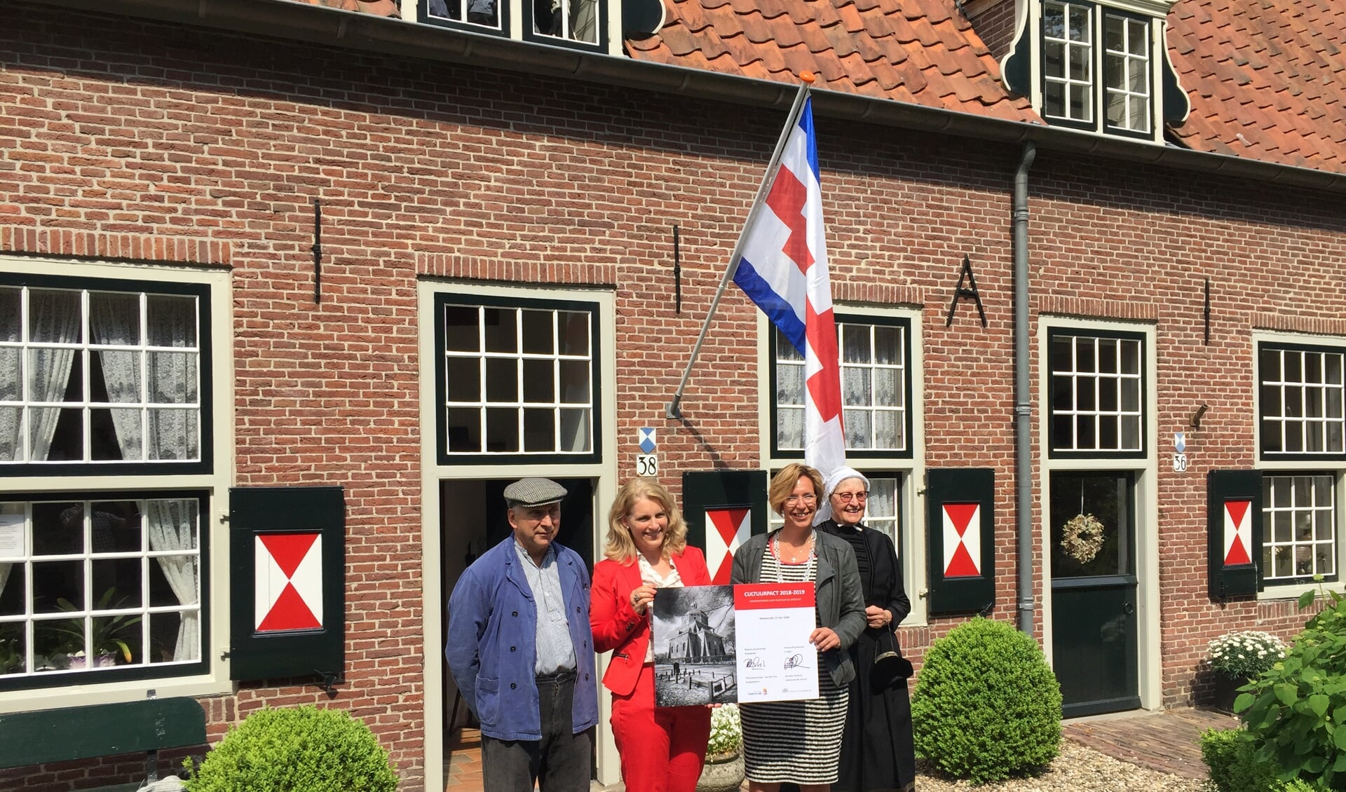 Het Cultuurpact is namens de provincie Utrecht ondertekend door gedeputeerde Mariëtte Pennarts-Pouw en namens de gemeente Renswoude door burgemeester Petra Doornenbal-van de Vlist.
