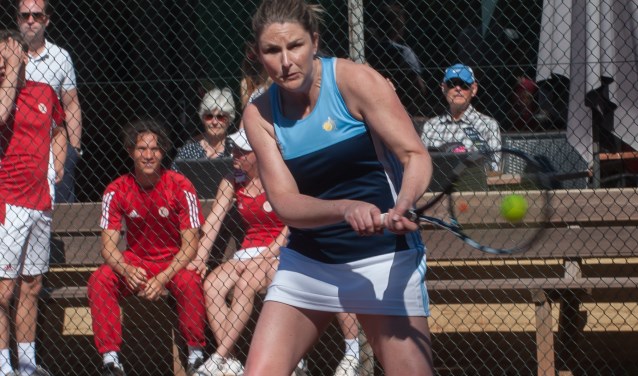 Elleke Brölman won deze competitie al haar singles. Tegen Alta moest dat noodgedwongen met 'lelijk' tennis.