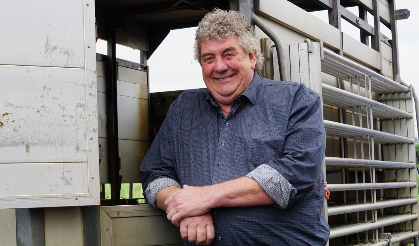 Theo Mooren is schapenhandelaar. Het beste lamsvlees verkoopt hij aan de horeca in de regio. 