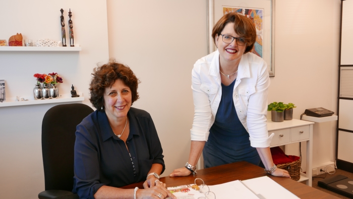 Petra Jongenelen en Arineke Deinum van Diëtistenpraktijk Amersfoort-Noord, die 25 jaar bestaat deze maand.