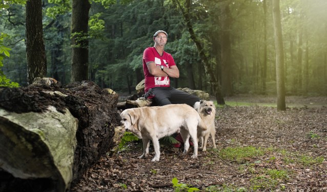 John van de Steeg: ,,Ik ga elke ochtend met de honden naar het bos.''
