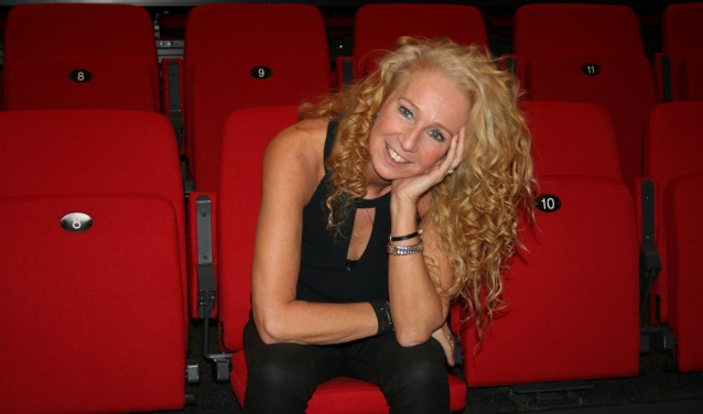 Simône le Roy organiseert samen met Hart van Holland Kerst Theater Diner Scrooge.
