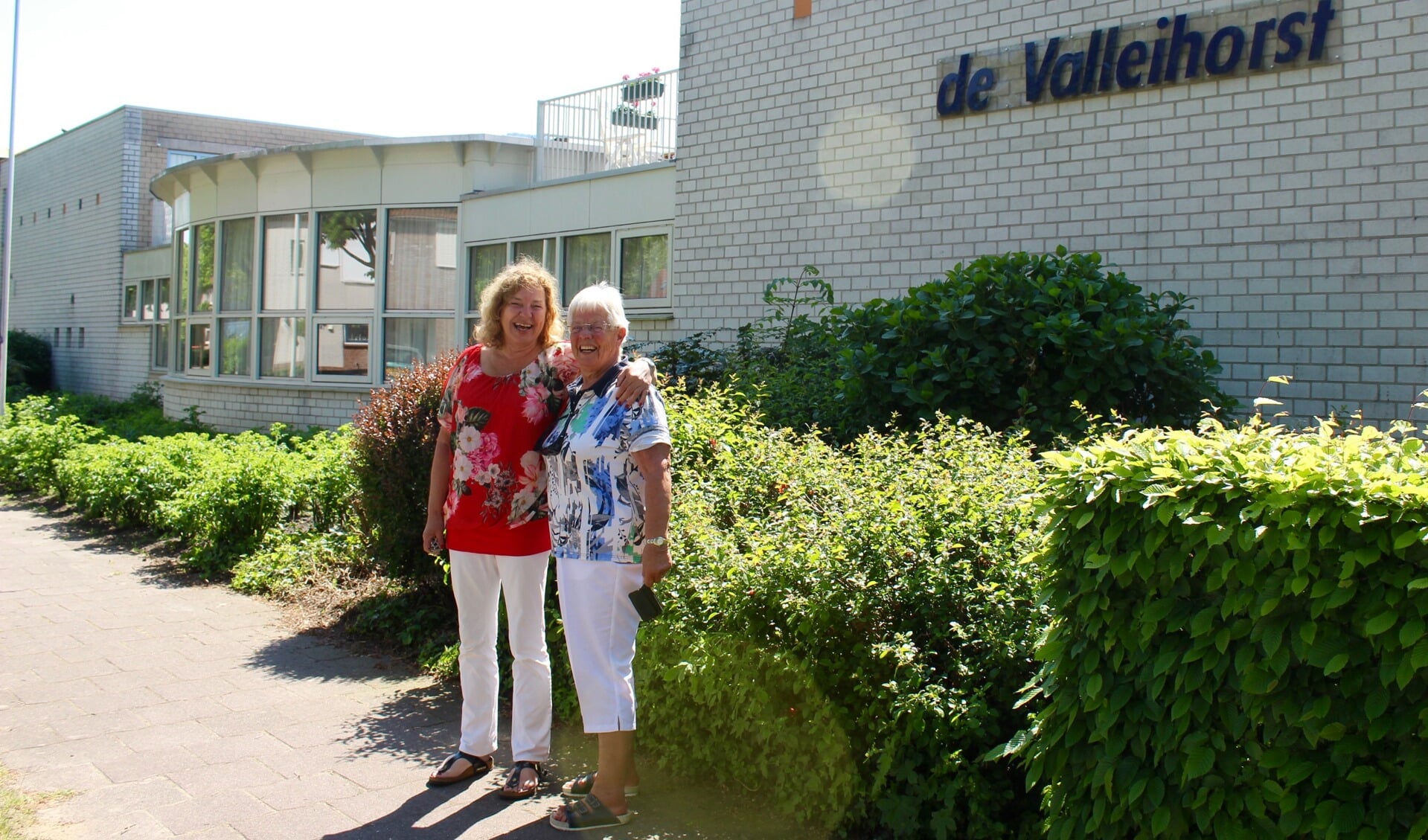Maria Derkse en Janny Floor: ,,Bij De Valleihorst omarmen we de saamhorigheid.'' 