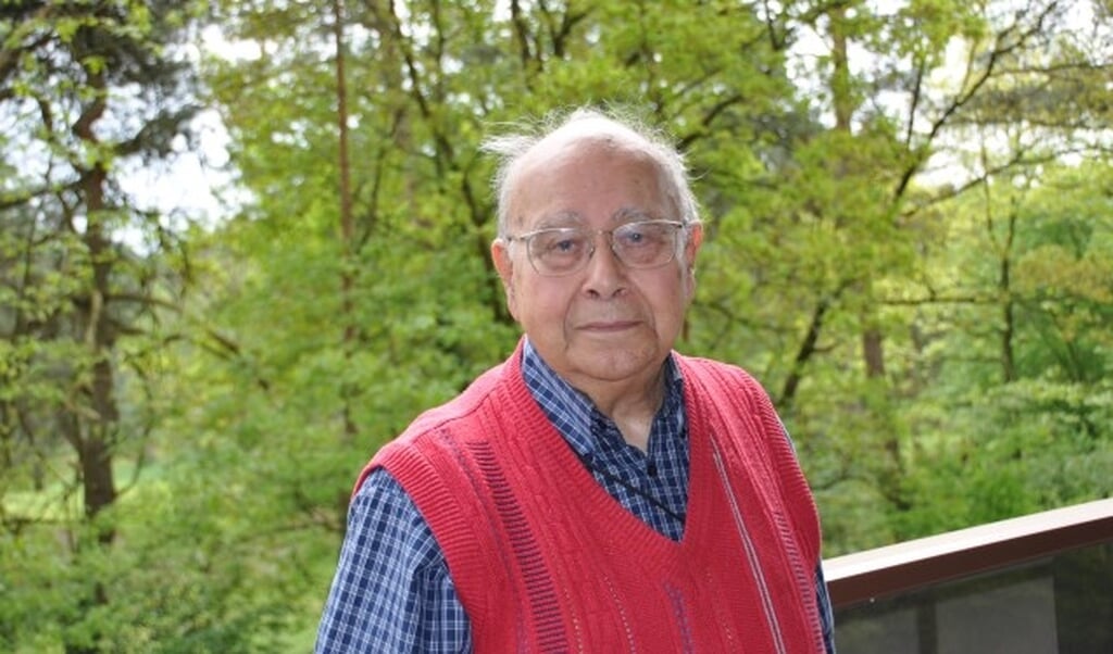 Fred (95) hielp als student Joodse kinderen aan een onderduikadres. FOTO: Julie Houben