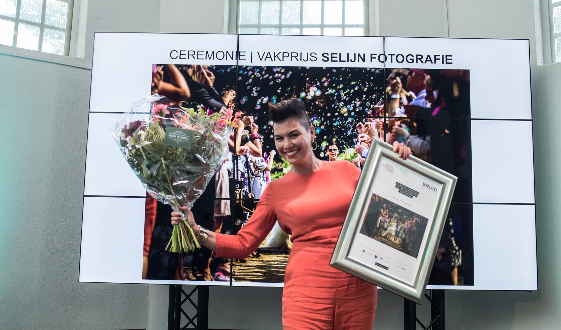 Melissa Ouwehand met winnende foto Vakprijs Ceremonie