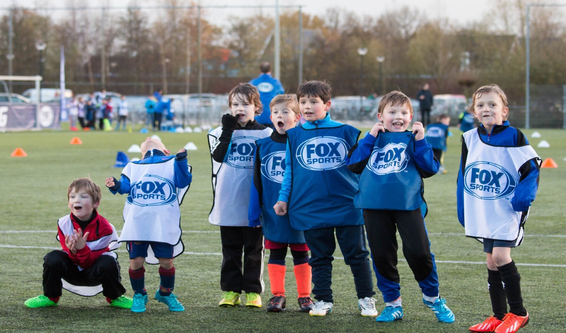 kinderen beleven Fox Sport voetbaldag