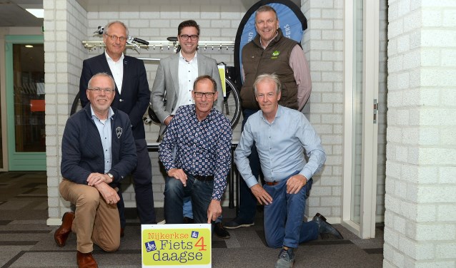 Boven (v.l.n.r.): Bert de Graaf, Vincent Loffeld en Rien Loman. Onder (v.l.n.r.): Sjaak de Korte, Arjan van Slooten en Jan Verweij. Foto: Harry Koelewijn