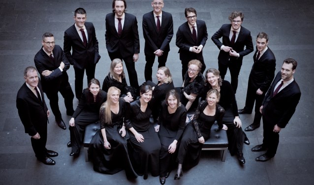 Haarlem Voices staat onder leiding van dirigent Sarah Barrett.