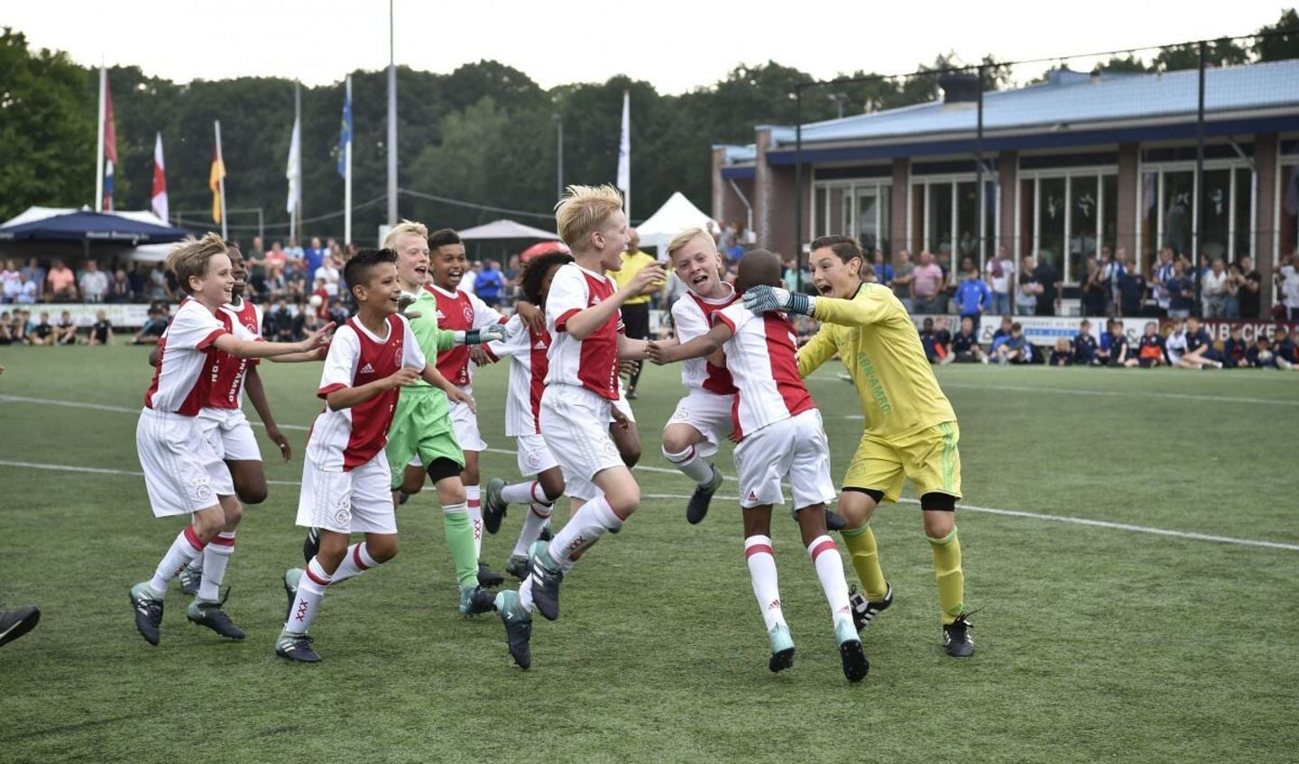 Ajax won het toernooi in 2018.