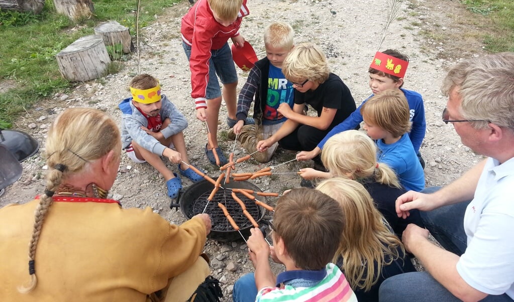 Jeugdland heeft twee speelplaatsen in Hoofddorp en Nieuw-Vennep en draait uitsluitend op vrijwilligers. Elk jaar maken honderden kinderen gebruik van de voorzieningen.