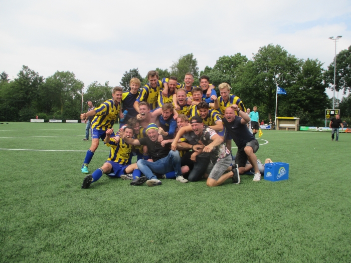 Vreugde wanneer de promotie een feit is.