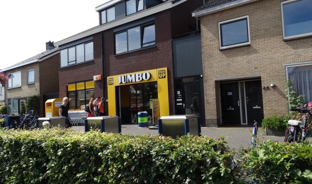 De Jumbo aan De Meent kocht de naastgelegen woning. Hier komt de ingang van de supermarkt