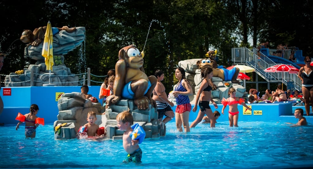 Het buitenbad van het Caribad
