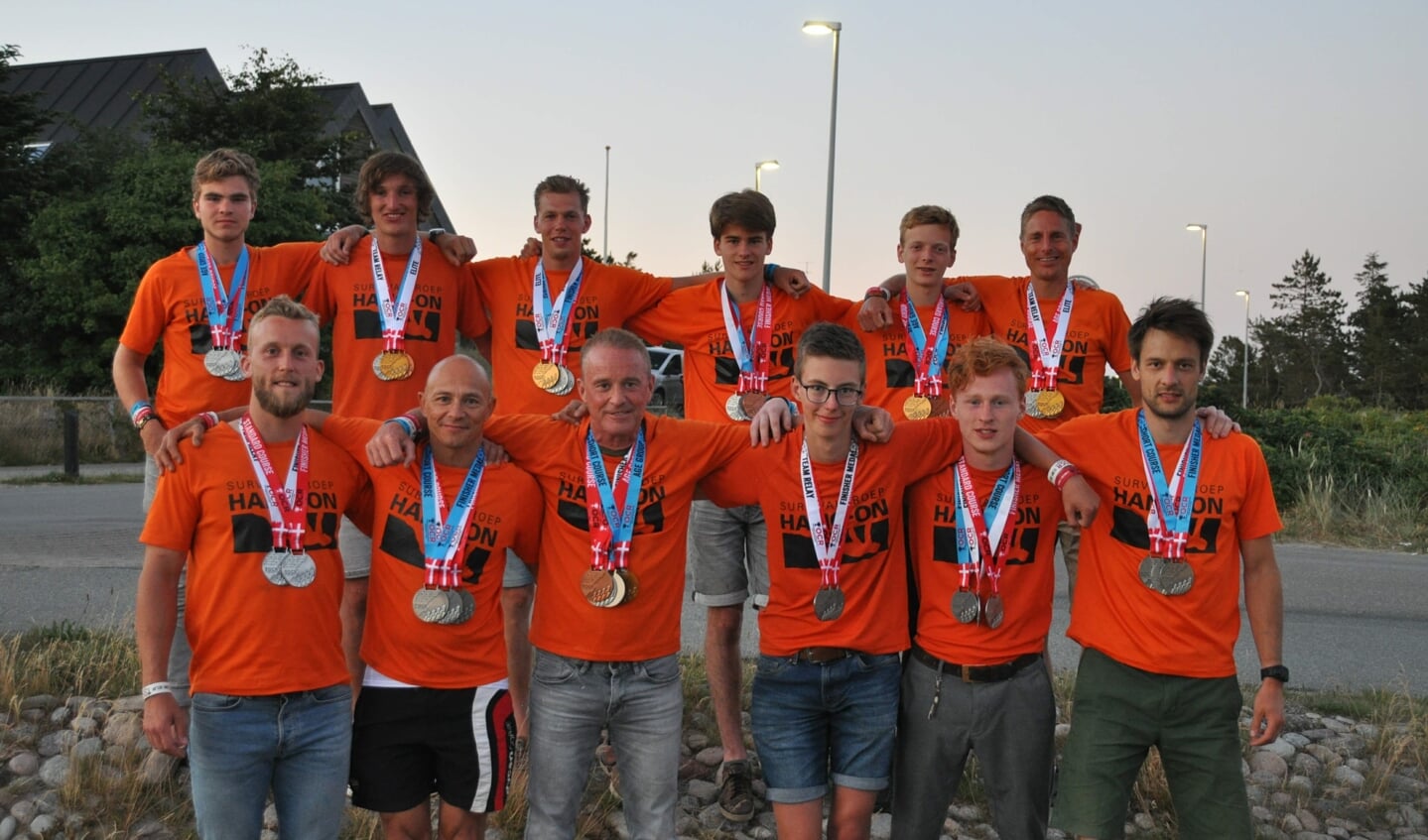 de 14 medaiile winnaars uit team Hang On the Netherlands