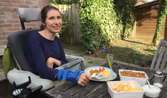 Vandaag eet Enith een Perzische maaltijd via thuisafgehaald.