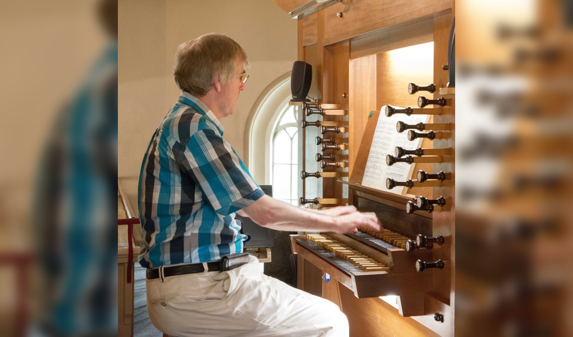 Hendrik Jan de Bie op het orgel van de Pauluskerk