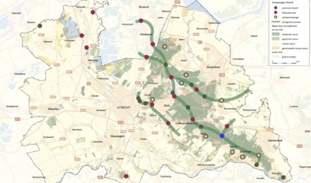 Het ecoduct (blauwe punt) vormt een schakel in de verbinding tussen het zuidelijke en middendeel van Utrechtse Heuvelrug.