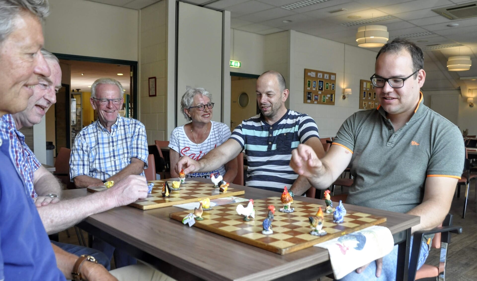 Archieffoto. De Barneveldse Dam- en Schaakvereniging startte in 2018 in het Pluimveemuseum. 