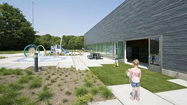 Zwembad De Heuvelrand in Voorthuizen heeft wel een 'spraypark', maar is geen volwaardig buitenbad.