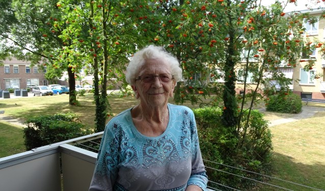 90-jarige vrijwilliger Trijnie van Noordennen