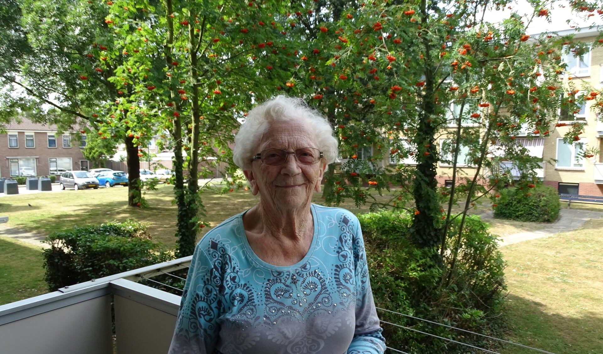 90-jarige vrijwilliger Trijnie van Noordennen