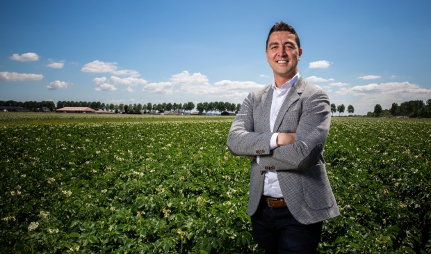 <p>Onder andere raadslid Charif El Idrissi schuift aan bij de digitale sessie. </p>