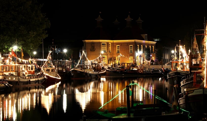 Nijkerkse Sleepbootdagen bij nacht.