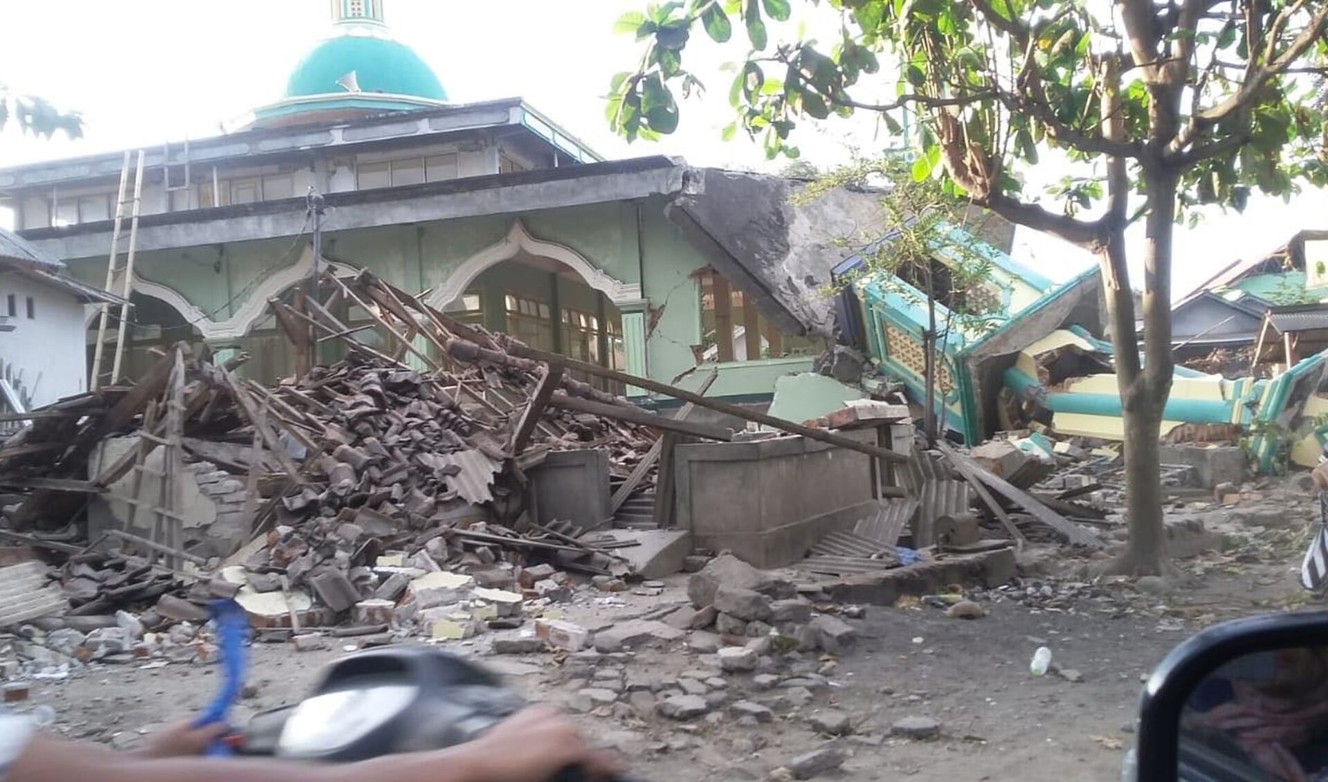 Op Noord-Lombok is 80% van de huizen verwoest.