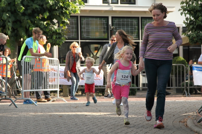 de 1 km kinderloop