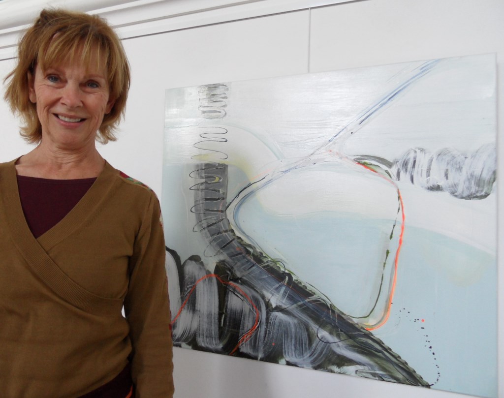 Ike Smitskamp, hier bij een recent schilderij, exposeert vanaf zaterdag in Artishock.