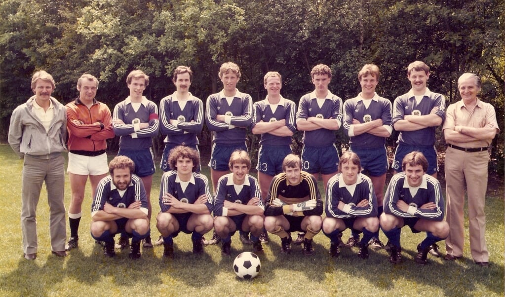 Kampioensteam 1981 SO Soest. Arjan Schipperen onderste rij, tweede van rechts