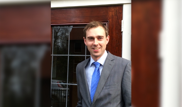 <p>Dominee Martin van Dam is zondagochtend even terug in Baarn.</p>