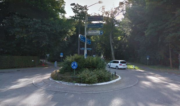 <p>De huidige rotonde op de kruising Garderenseweg, Calcariaweg en Bosrand.</p>