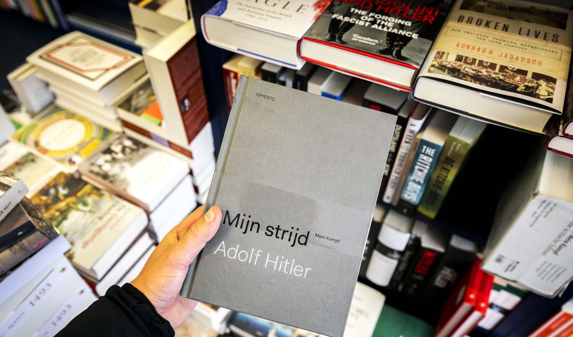 Wetenschappelijke vertaling Mein Kampf in winkel 
