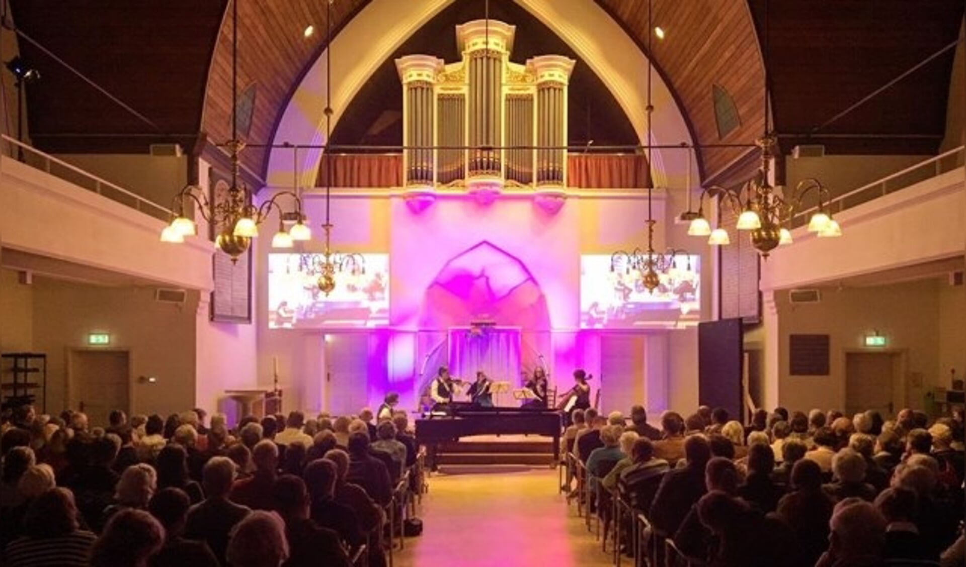 De uitvoering vond plaats in de Grote Kerk in Driebergen. FOTO: Willem den Boer
