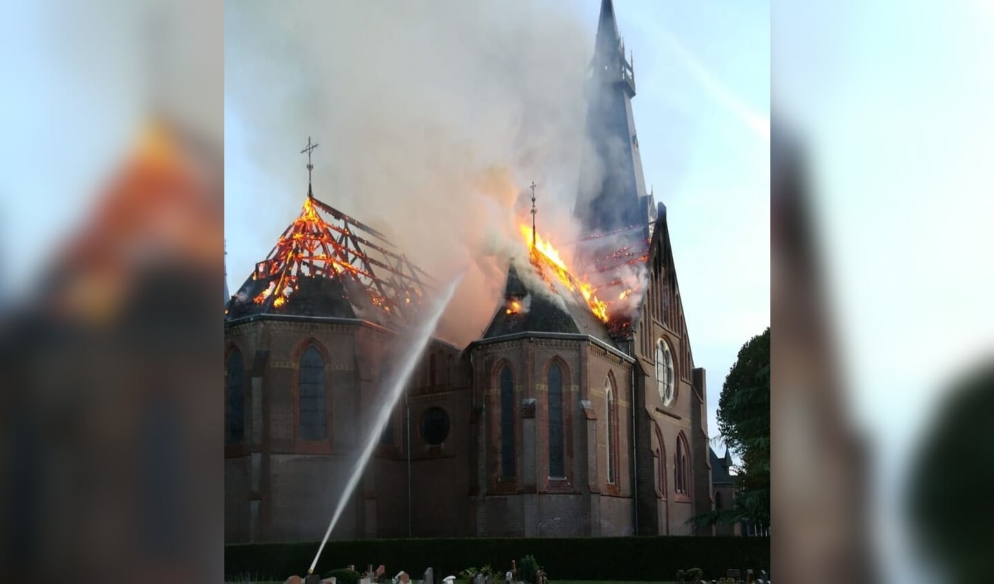 De Urbanuskerk in Bovenkerk werd in 2018 zwaar beschadigd door een grote brand.