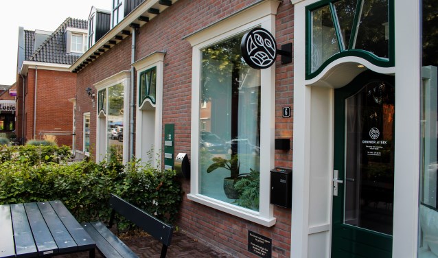 Restaurant Dinner at Six op de voormalige plek van snackbar De Roskam aan de Herenweg 6.